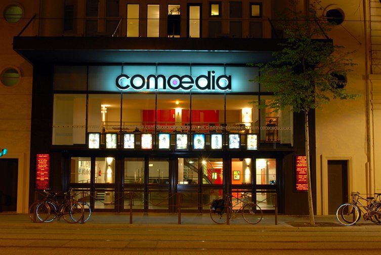 Facade de la salle de cinéma Coemedia