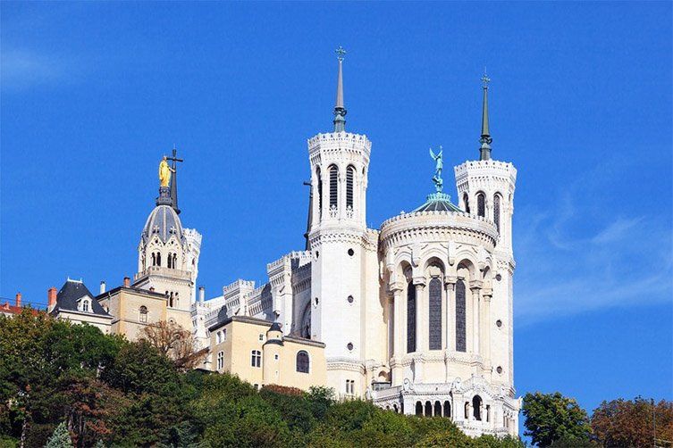 Notre dame de Fourvière vu du bas de Fourvière