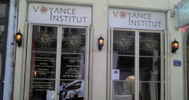 Devanture Voyance Institut